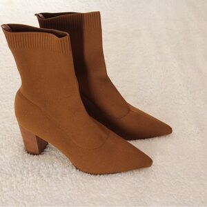 Versona Tan Heeled Boots size 8.5